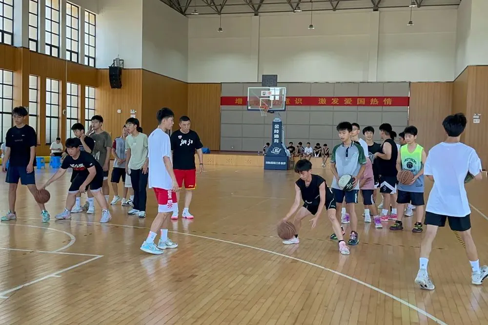 青少年大前锋如何进行高效训练?_0